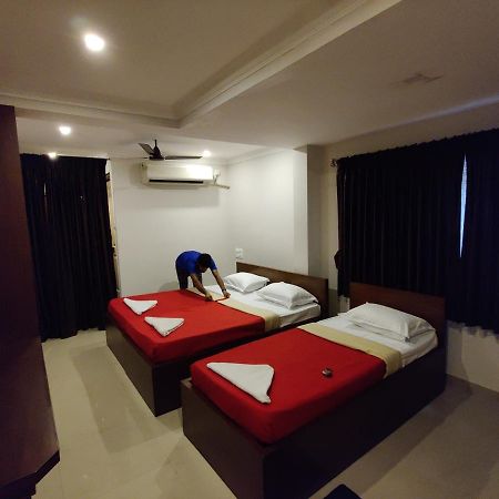 Vyavahar Lodge Udupi Buitenkant foto