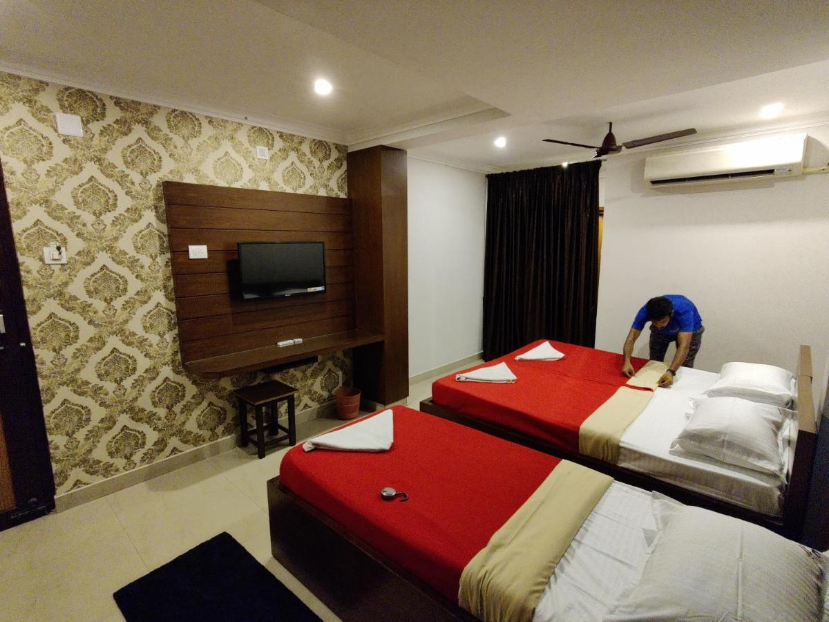 Vyavahar Lodge Udupi Buitenkant foto