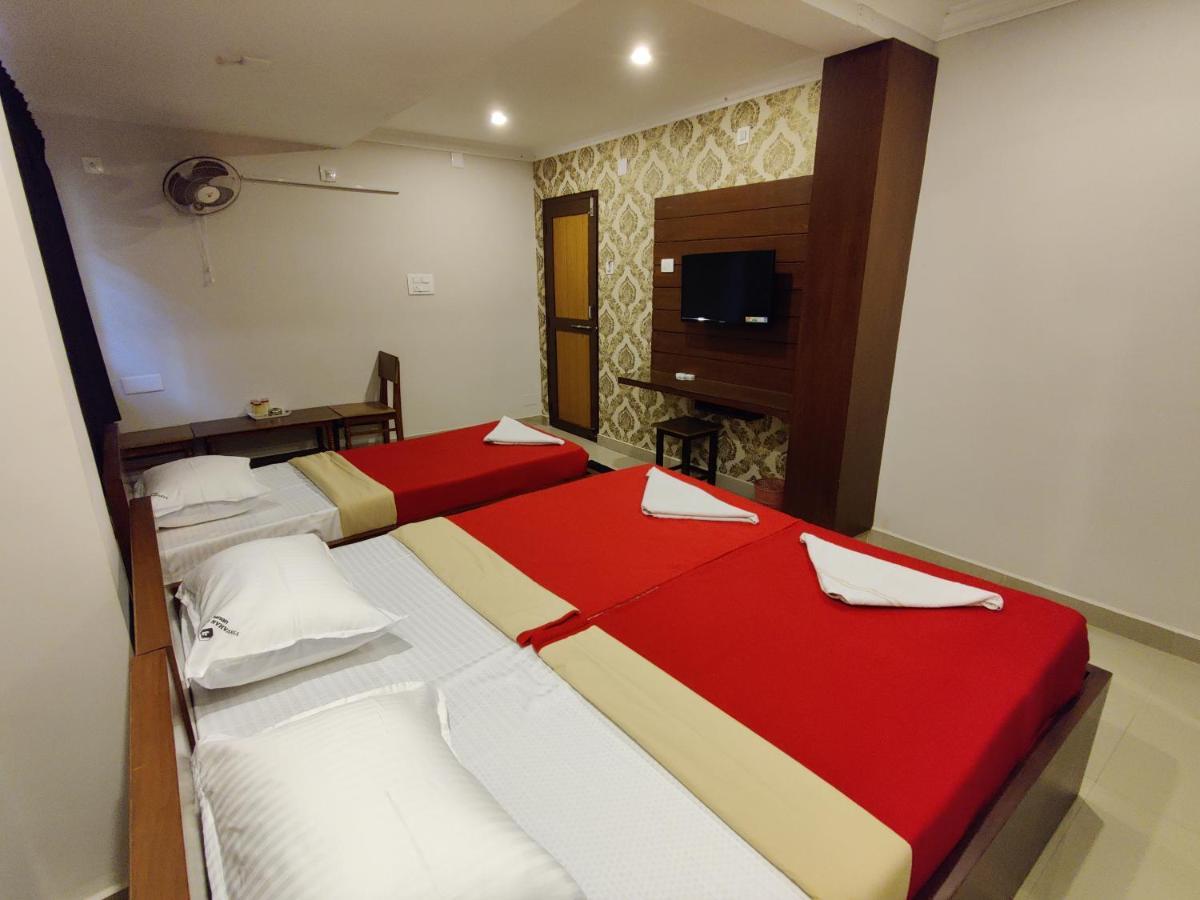Vyavahar Lodge Udupi Buitenkant foto