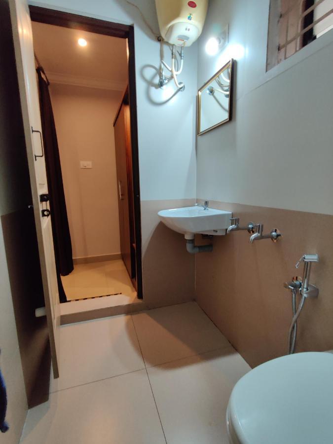 Vyavahar Lodge Udupi Buitenkant foto