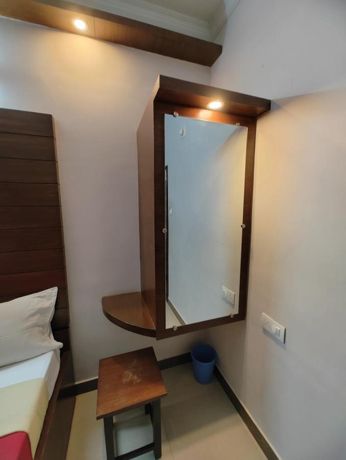 Vyavahar Lodge Udupi Buitenkant foto