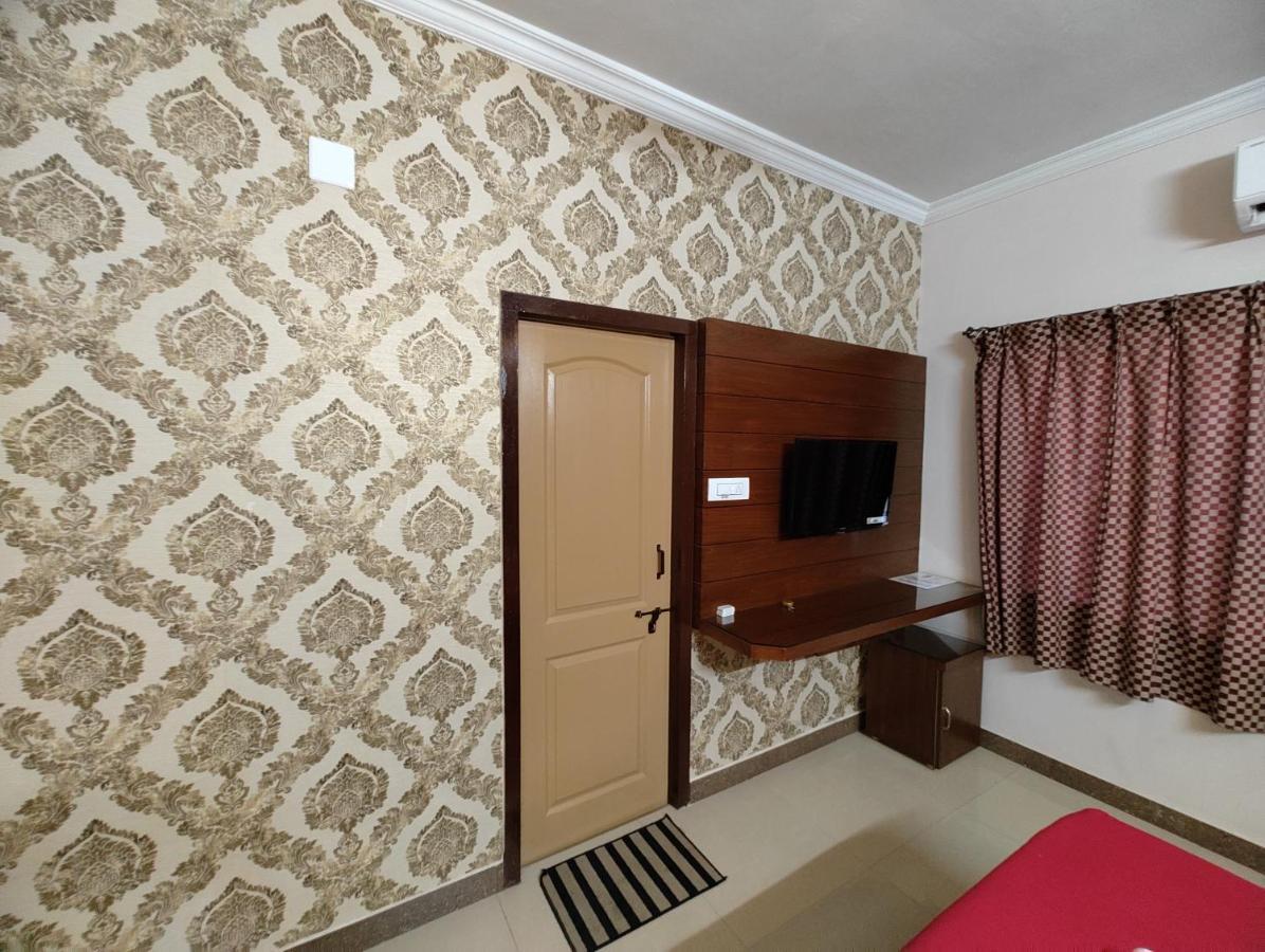 Vyavahar Lodge Udupi Buitenkant foto