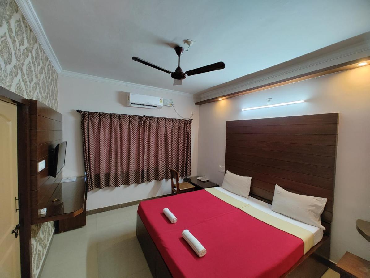 Vyavahar Lodge Udupi Buitenkant foto