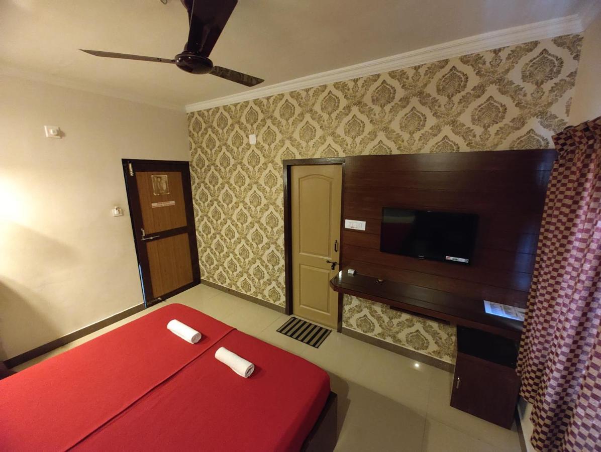 Vyavahar Lodge Udupi Buitenkant foto