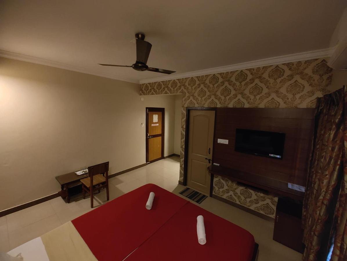 Vyavahar Lodge Udupi Buitenkant foto