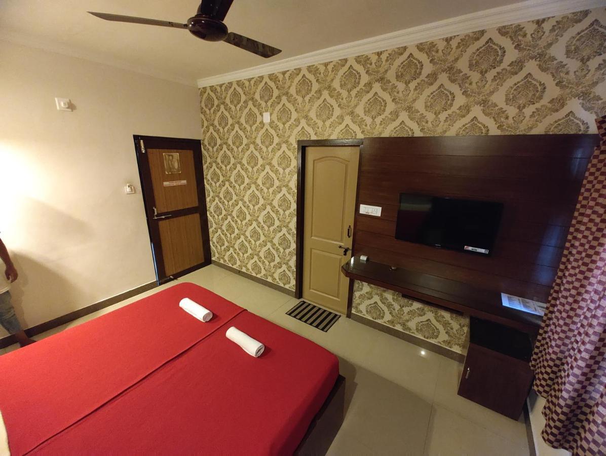 Vyavahar Lodge Udupi Buitenkant foto