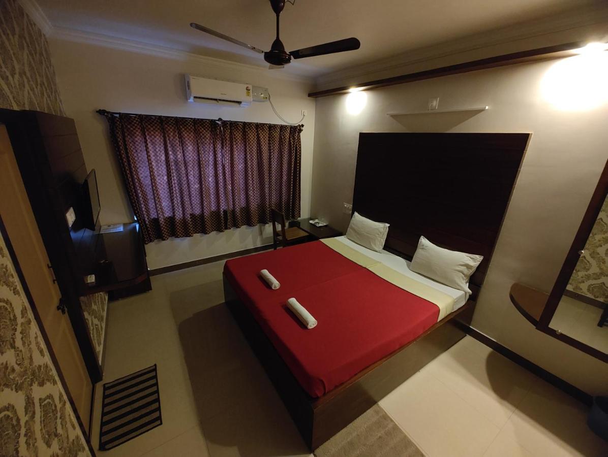 Vyavahar Lodge Udupi Buitenkant foto