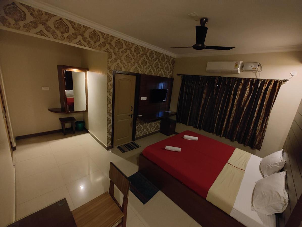 Vyavahar Lodge Udupi Buitenkant foto